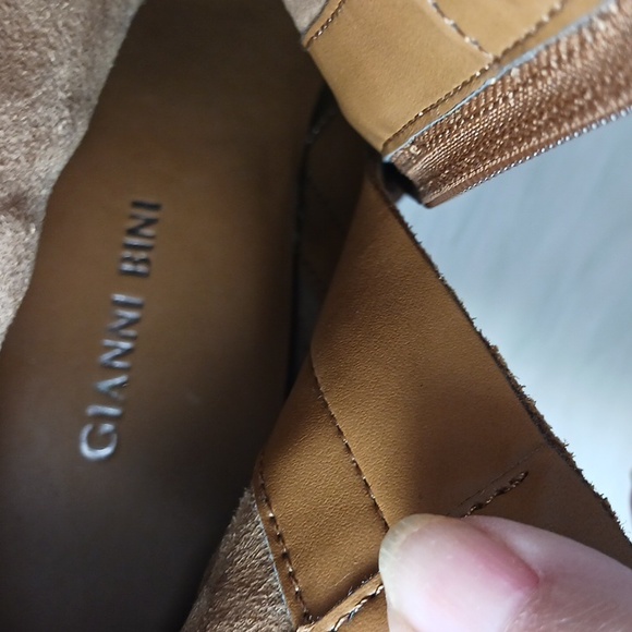 Gianni Bini, Sz 8M Tan Suede leather uppers, Belted, 3 " heels, Ankle Boots - Picture 8 of 10